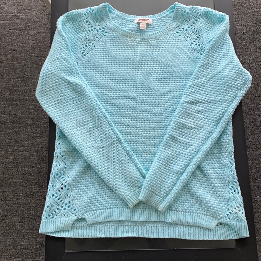 Woman’s sweater by Arizona jean co.